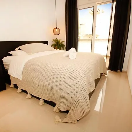 Fortuna 34 - Luxury With Terrace, Ac And Pool Apartment *